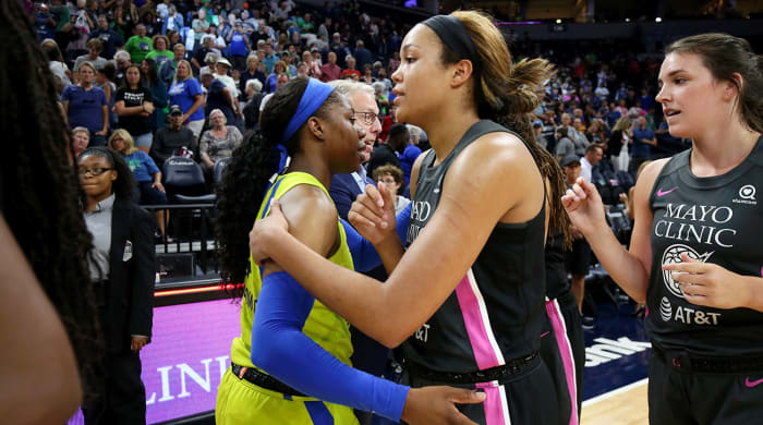 collier_vs_arike_hug_last_week.jpg